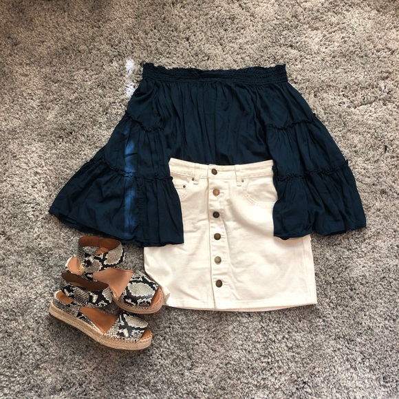 Free People Tops - FREE PEOPLE OFF THE SHOULDER BELL-SLEEVE TOP